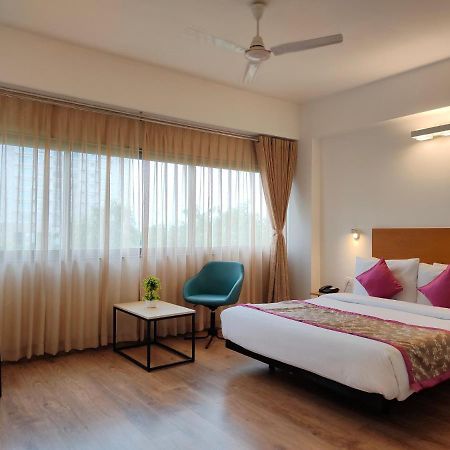 Kanak Beacon Hotel - Ashram Road Ahmedabad Exterior foto