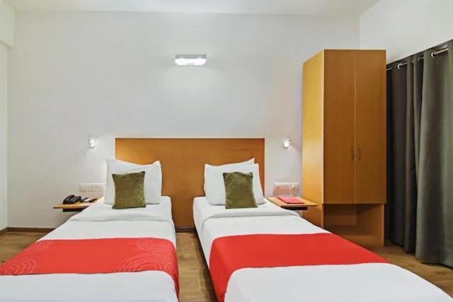 Kanak Beacon Hotel - Ashram Road Ahmedabad Exterior foto